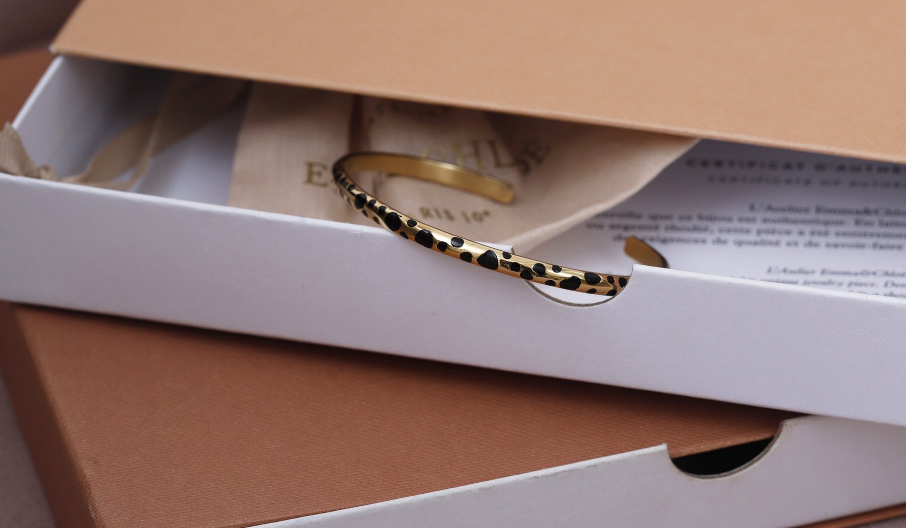 Comment Porter un Bracelet Jonc Azha ? | Emma&Chloé